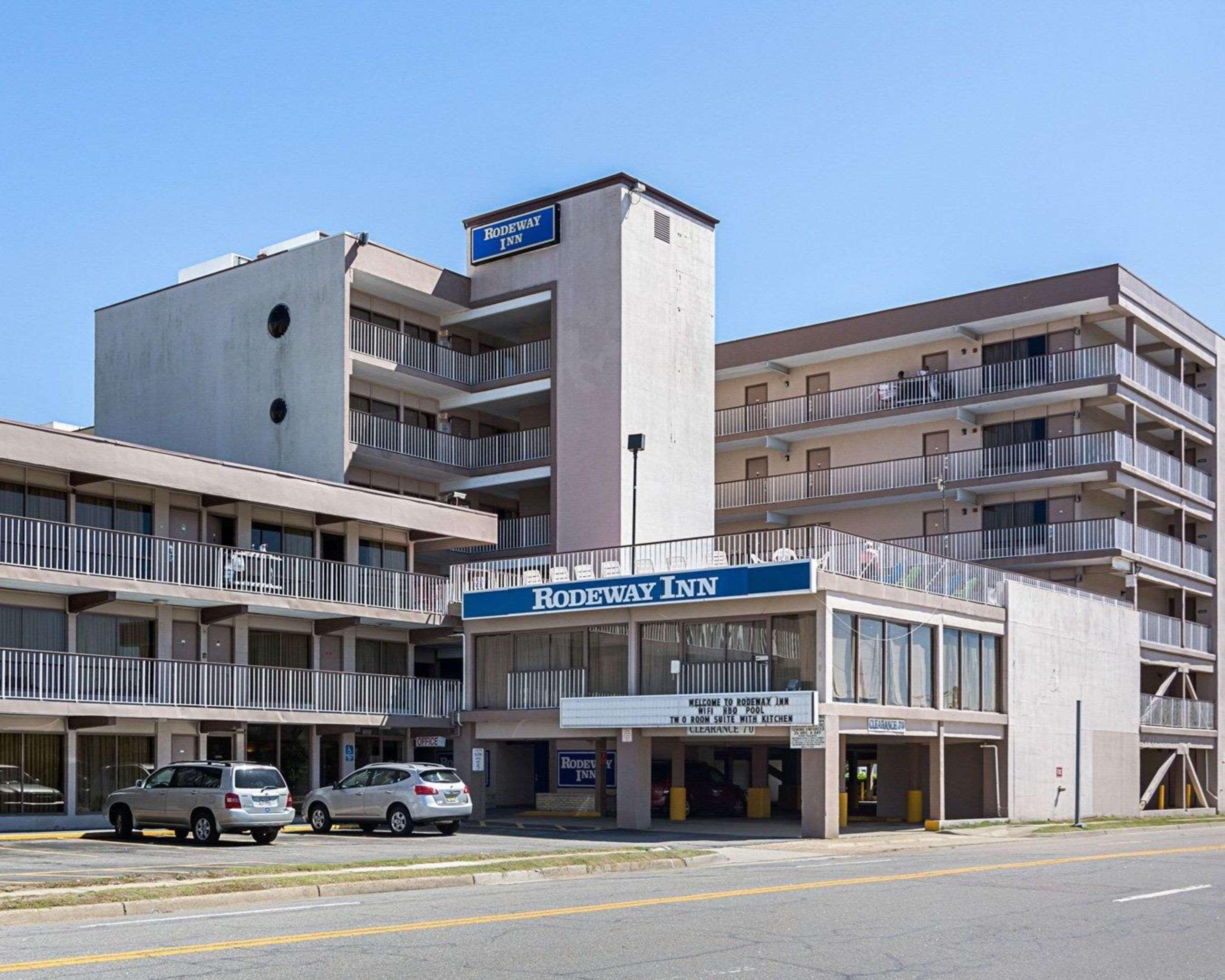 Red Roof Plus & Suites Virginia Beach - Seaside Bagian luar foto