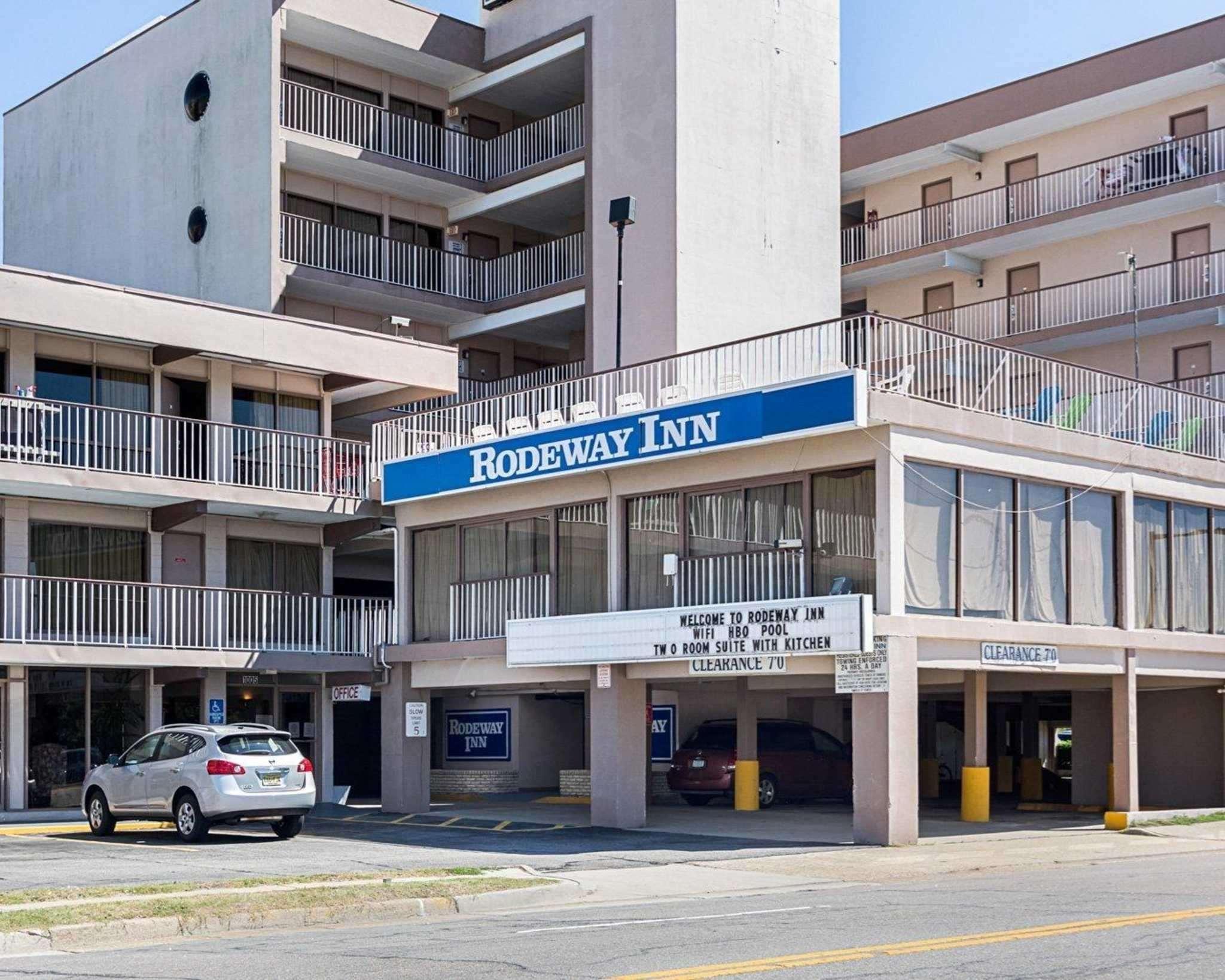 Red Roof Plus & Suites Virginia Beach - Seaside Bagian luar foto