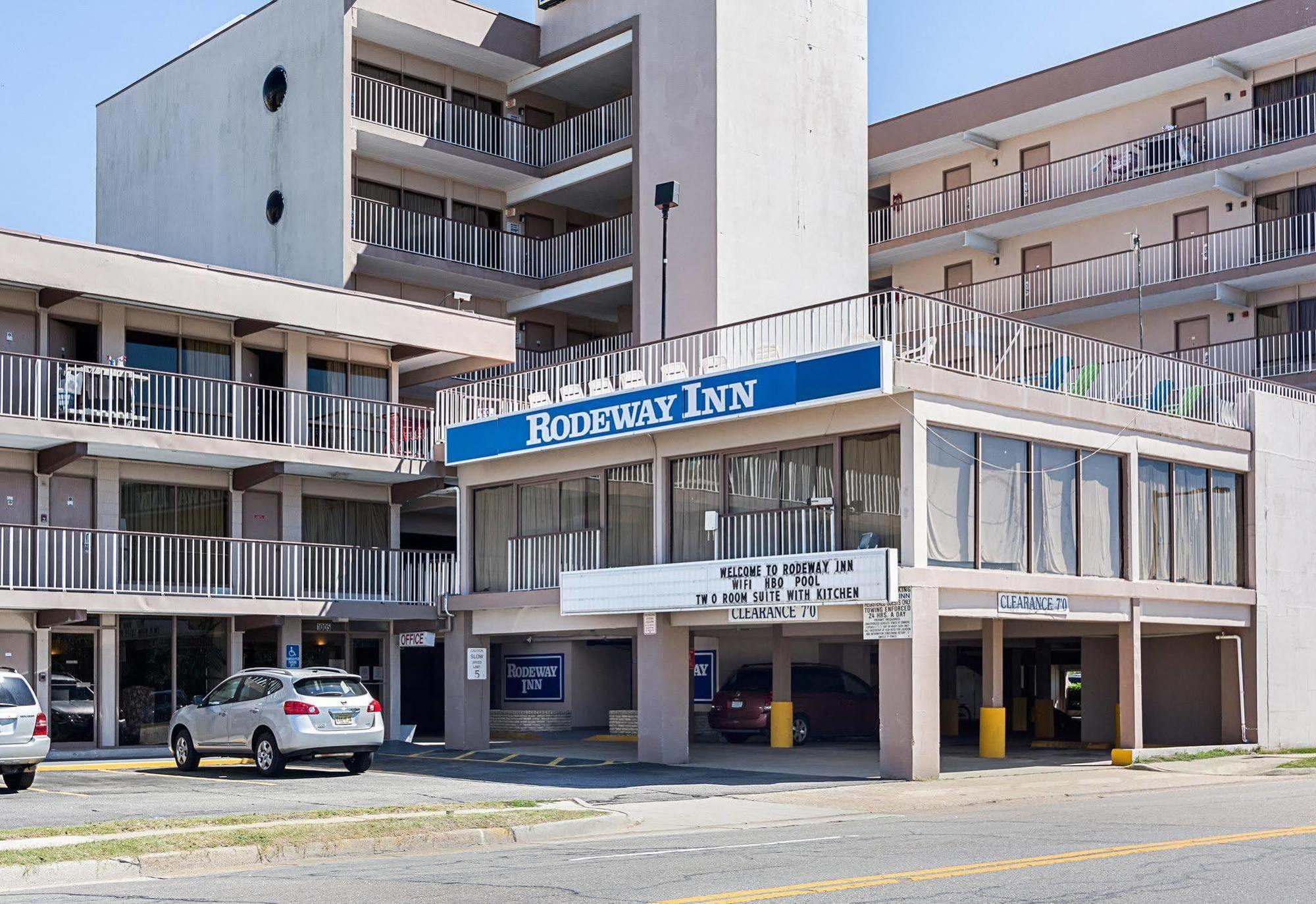 Red Roof Plus & Suites Virginia Beach - Seaside Bagian luar foto